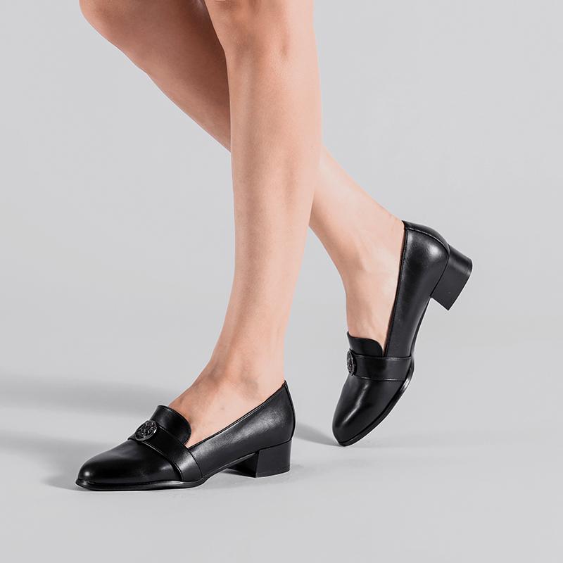 Women's PU Leather Medium Heels Round Toe Pumps